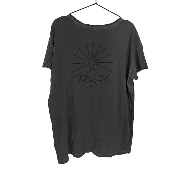 Vuori Tops - Vuori Sun Lover Tee Shirt Faded Gray Vintage Wash Mountain Sun XL